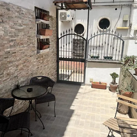 Bloom House דירה